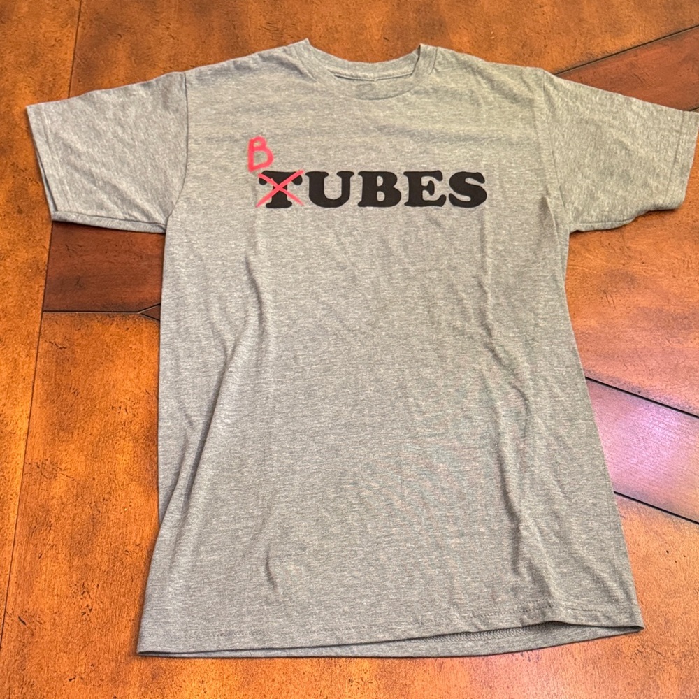 O'Neill Gray Graphic Tee with Red Accent